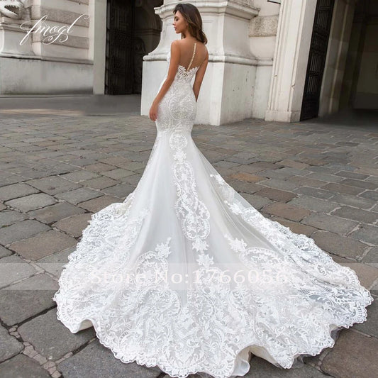 White Bridesmaid Dresses: Wedding Dresses Appliques Button Court Train Trumpet