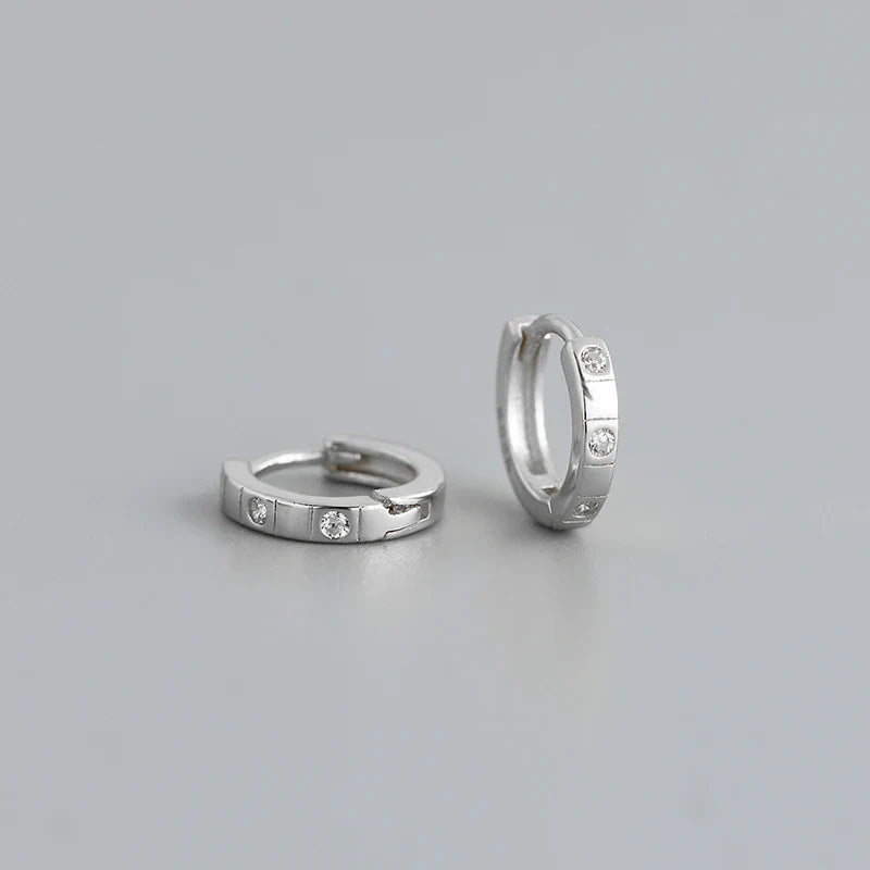 WANTME 925 Sterling Silver Simple Stripes Shiny Zircon Huggies Hoops Earrings for Women Fashion Unisex Punk Jewelry Ear Buckle