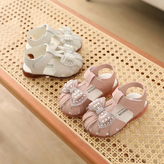 Baby Girls Shoes Bow-tie Sandals for Girls Kids Fashion Hollow Out Leather Shoe Soft Sole Cute Princess Pearl Beach Shoes F05273