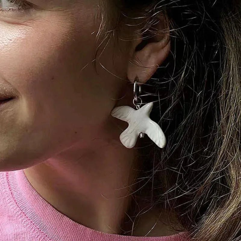 Fashion White Peace Dove Necklace For Women Vintage Geometric Round Hoop Long Necklace Jewelry Gift