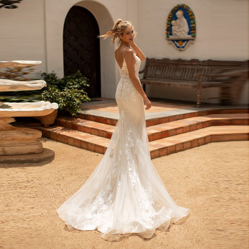 White Bridesmaid Dresses: Vintage Mermaid Lace Wedding Dresses V Neck Sleeveless
