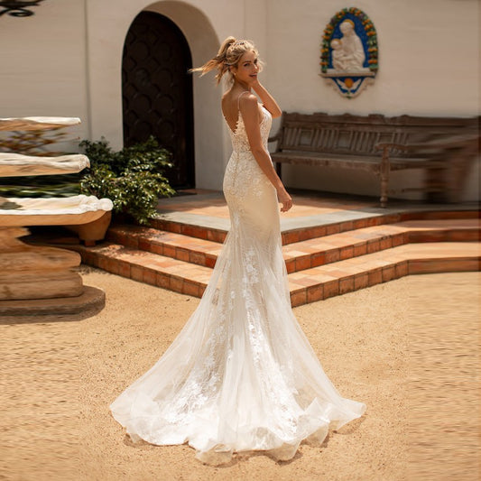 White Bridesmaid Dresses: Vintage Mermaid Lace Wedding Dresses V Neck Sleeveless