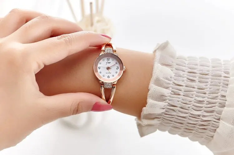 New Trendy Women Bracelet Watch Mujer Relojes Small Dial Quartz Leisure Popular Wristwatch Hour Female Elegant Watches