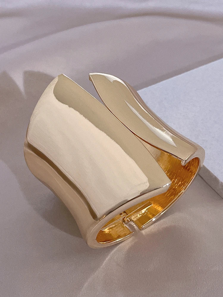 Exaggerated Chunky Heavy Metal Bracelet Bangle for Women Punk Goth Irregular Wide Gold Color Open Bracelet Party Jewelry Bijoux
