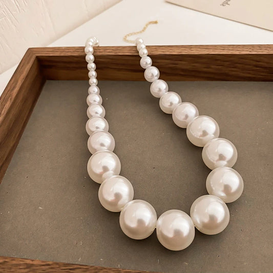 Vintage Gradient Size Pearl Necklace for Women Design Temperament Collarbone