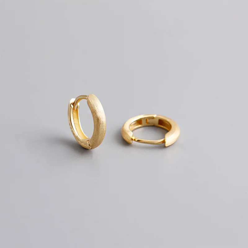 WANTME 925 Sterling Silver Minimalist Matte Gothic Unisex Huggies Ear Hoop Earrings for Women Men Piercing Ear Buckle Jewelry