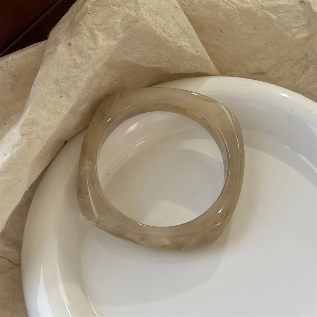 Exaggerated Polygonal Translucent Crude Thick Bangles for Women Retro Design Acrylic Charm Bracelet Ladies Fashion Jewelry Gifts