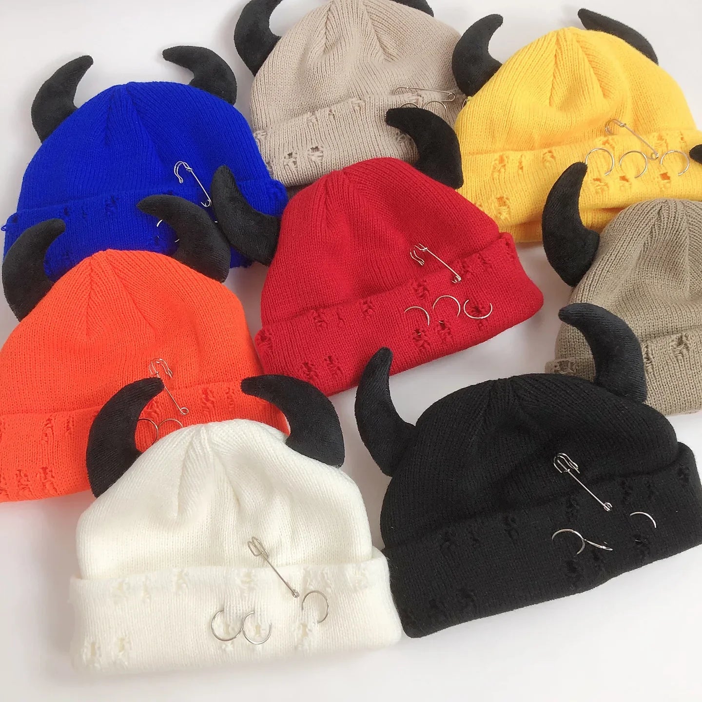 Unisex Knitted Beanie With Devil Horns Halloween Distressed Skull Cap Hip Hop Winter Warm Yarn Hat For Men Women