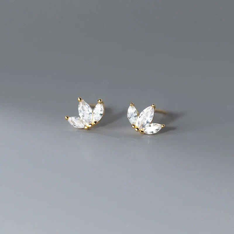 WANTME 925 Sterling Silver Shiny Small Leaf Zircon Stud Earrings for Women Fashion Korean Teen Crown Piercing Pendientes Jewelry