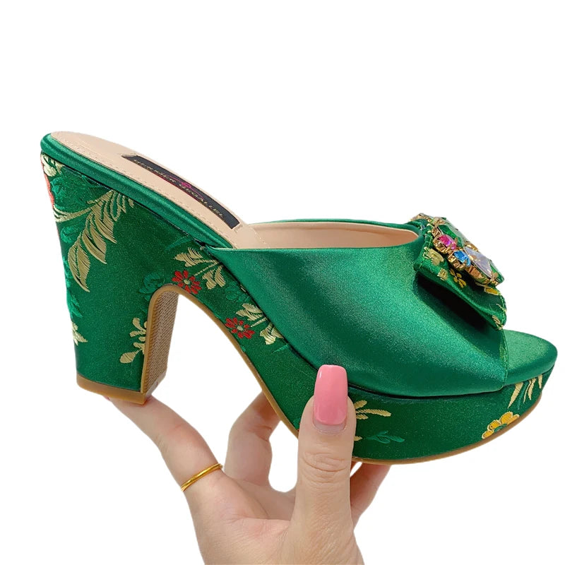 2023 Italian Designer Sandals Fashion Faux Embroidery Pattern Rhinestone Italian Design Ladies Wedding Shoes 10cm High Heels