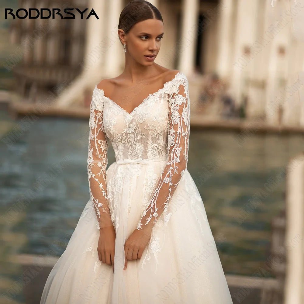 White Bridesmaid Dresses: Wedding Dresses For Woman: Long Sleeves Bride Gowns