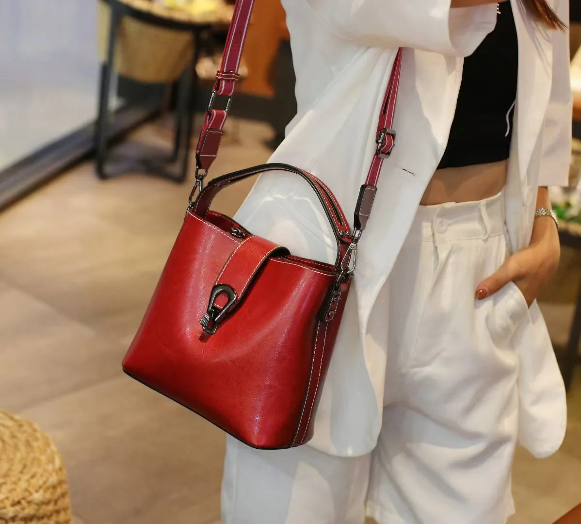 Real Oil Wax Leather Women's Bucket Bag Casual and Simple Handbag Large Capacity