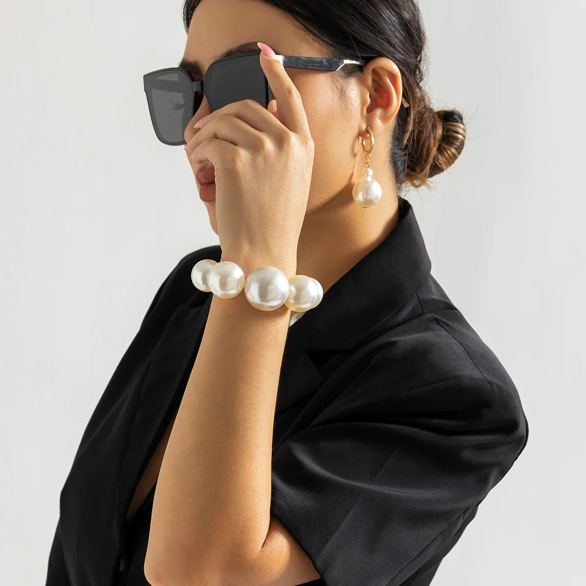 IngeSight.Z New Exaggerated Big Imitation Pearls Choker Necklace Women Personality Elegant White Pearl Beaded Bride Jewelry 2025