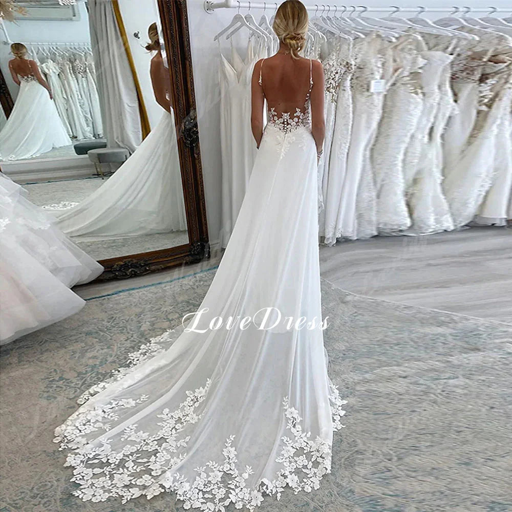 White Bridesmaid Dresses: V Neck Wedding Dresses Lace Appliques Backless A-Line