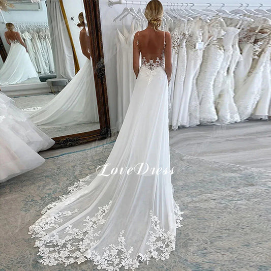 White Bridesmaid Dresses: V Neck Wedding Dresses Lace Appliques Backless A-Line