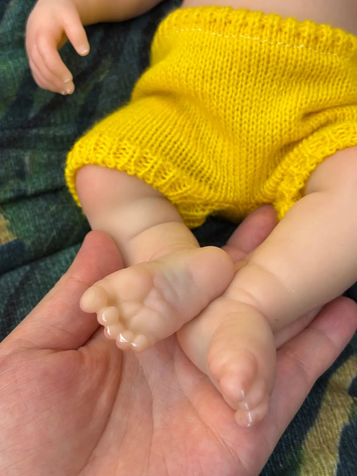 33cm Open Eyes Girl Loulou Silicone Reborn Baby Doll Can Open Mouth, 3D Painted Skin, Collectible Gift for Kids' Keepsake