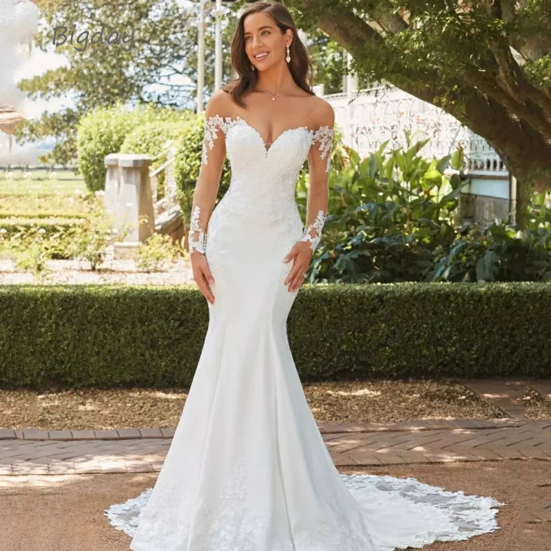 White Bridesmaid Dresses: Elegant Mermaid Wedding Dress White Long Sleeve