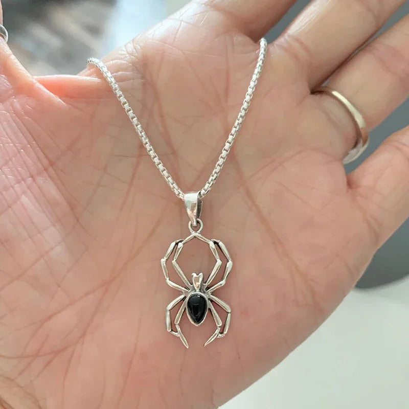 Huitan Spider Pendant Necklace for Women/Men Punk Animal Necklaces Unisex Lover Neck Accessories Creative Gift Hip Hop Jewelry