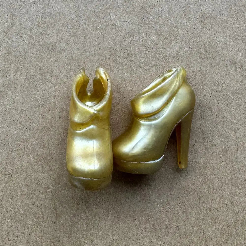 Original Una Verse Dolls Novi Stars with Defectives Joints Movable Rare Collections Gifts