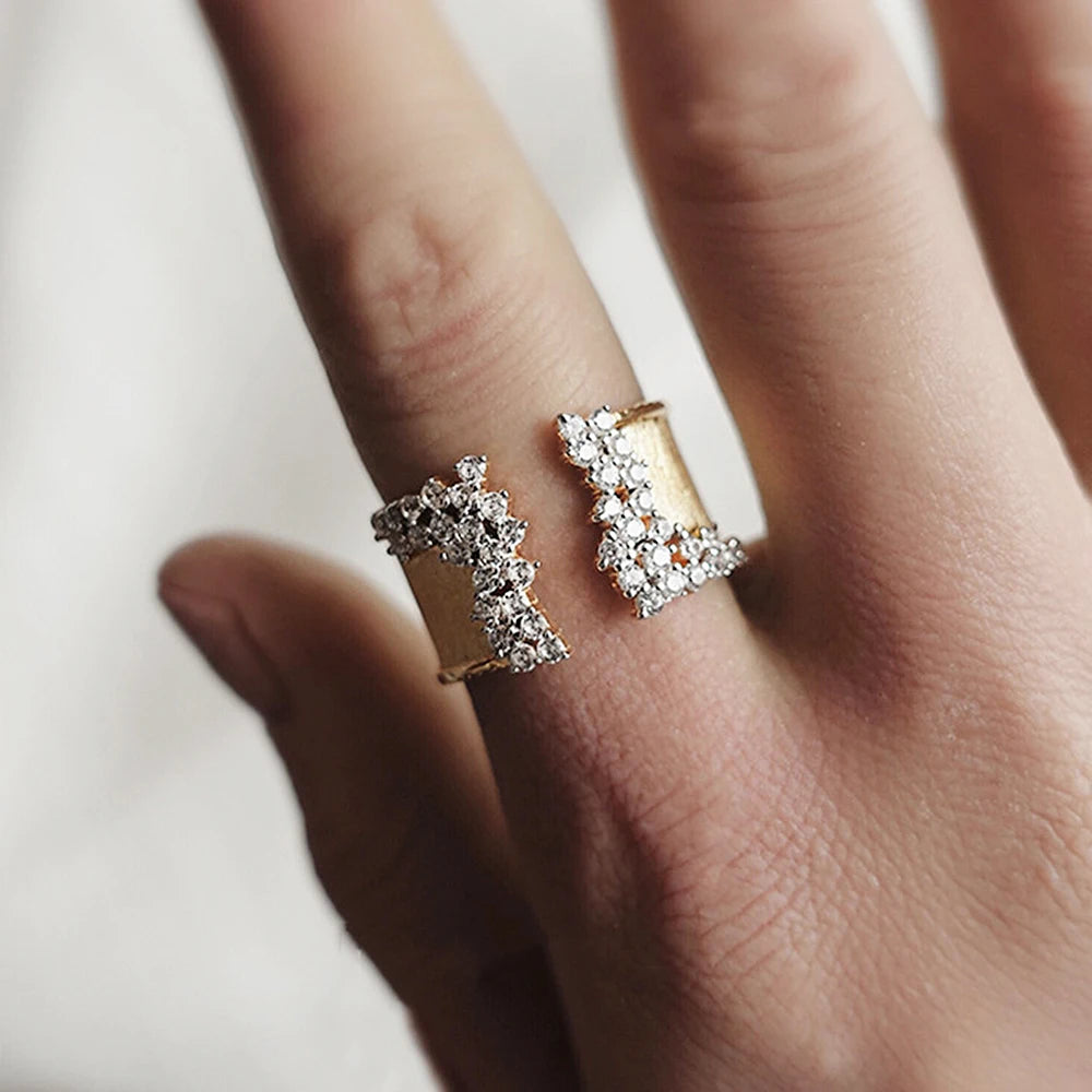 Fashion Women's Finger Ring with CZ Stone Wire Drawing Effect Gold