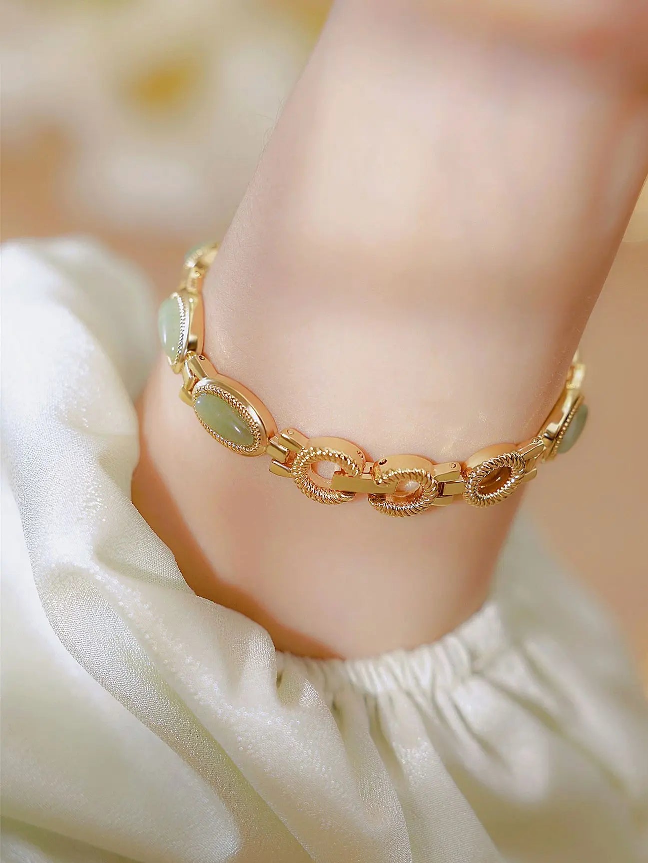 UTHAI Women's Watch Ladies Bracelet Luxury Brand Waterproof Retro Natural Dongling Stone Hotan Jade Advanced Chain Watches Gift