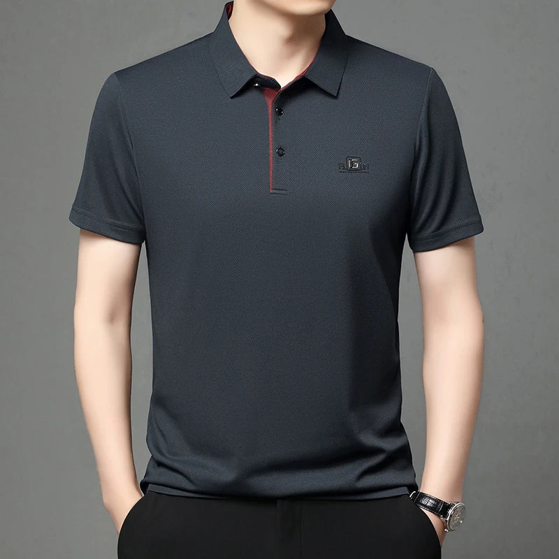 New Men's Business Casual Short Sleeved Shirt with Badge Solid Color Polo Shirt Fashionable Breathable Comfortable Versatile Top
