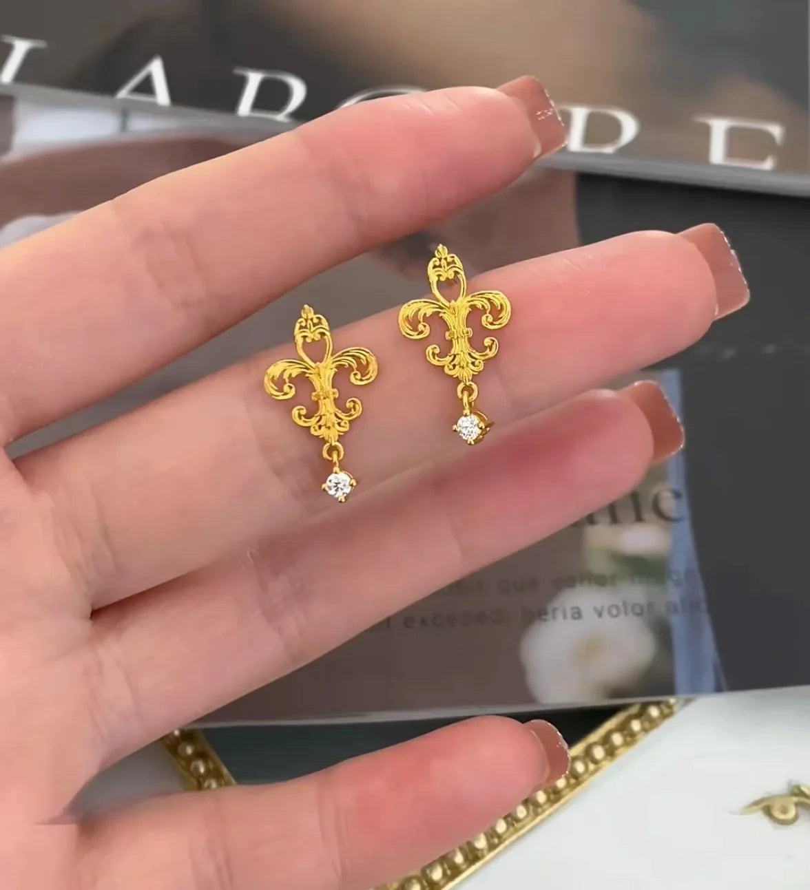 24K Real Gold Iris Earrings 9999 Ancient Fashionable and Versatile Women's Earrings Niche Design Earrings