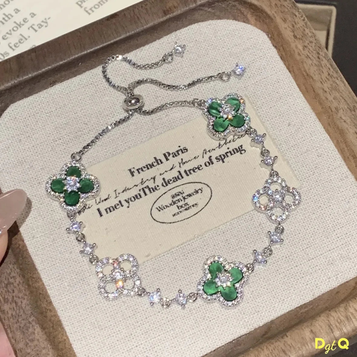 DGTQYQ Cherry Blossom Pink Mother of Pearl Clover Bracelet, Inlaid with Micro Zirconia, Hollowed Out Design Color Lucky Bracelet