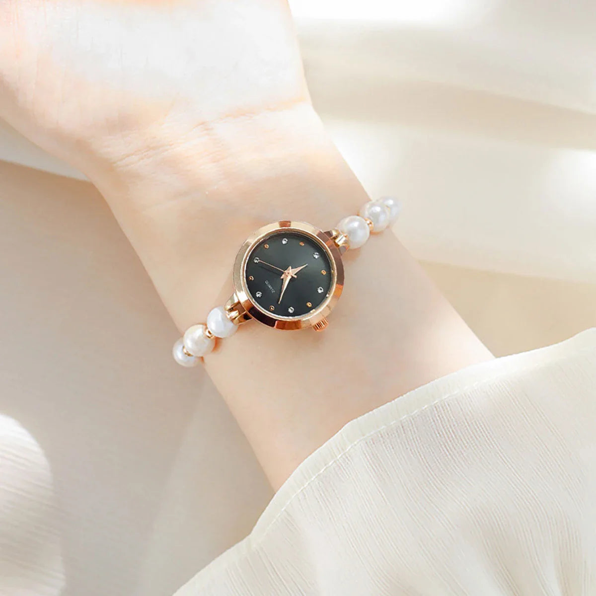 LUCKY FOX New Minimalist Style Pearl Bracelet Women Quartz Watch Fashionable Small Disc Design Light Luxury Jewelry Women Watch