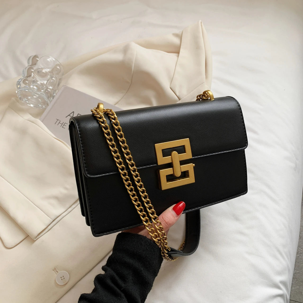 A Single Shoulder Bag, Made of High-end Polyurethane, Stylish Chain Design