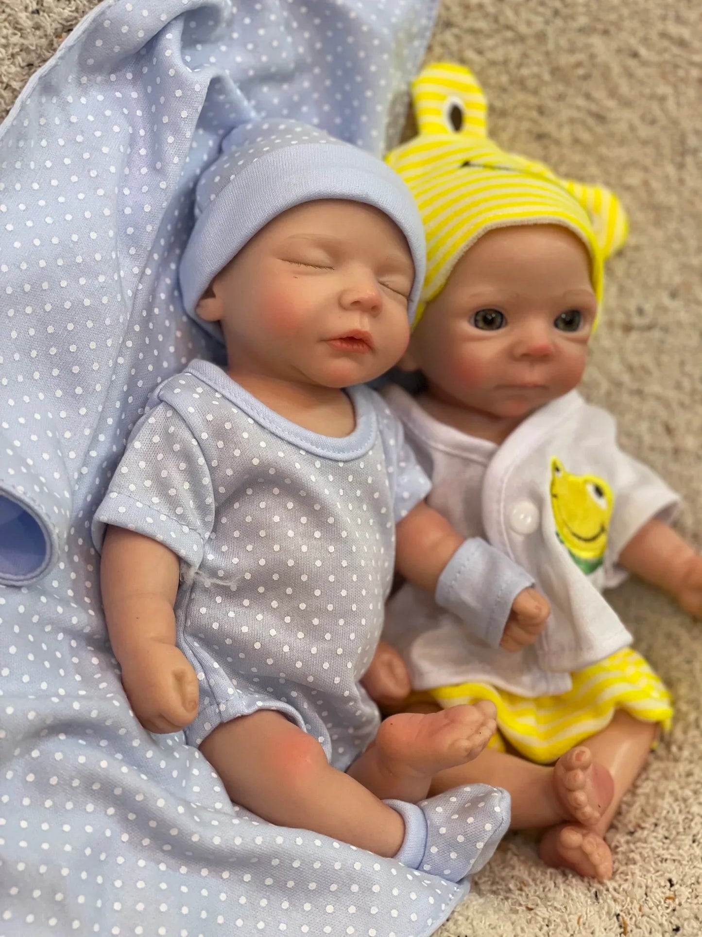 8styles/26cm Open and Close Eyes Cute Soft Full Body Solid Silicone Girl 3D Painted Skin Lifelike Real Corpo De Silicone Doll