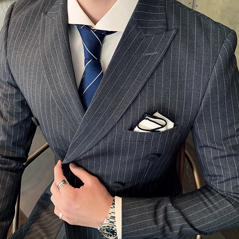 Tuxedo for Mens: Elegant Men's Three-Piece Double-Breasted Tuxedo Suit for Weddings