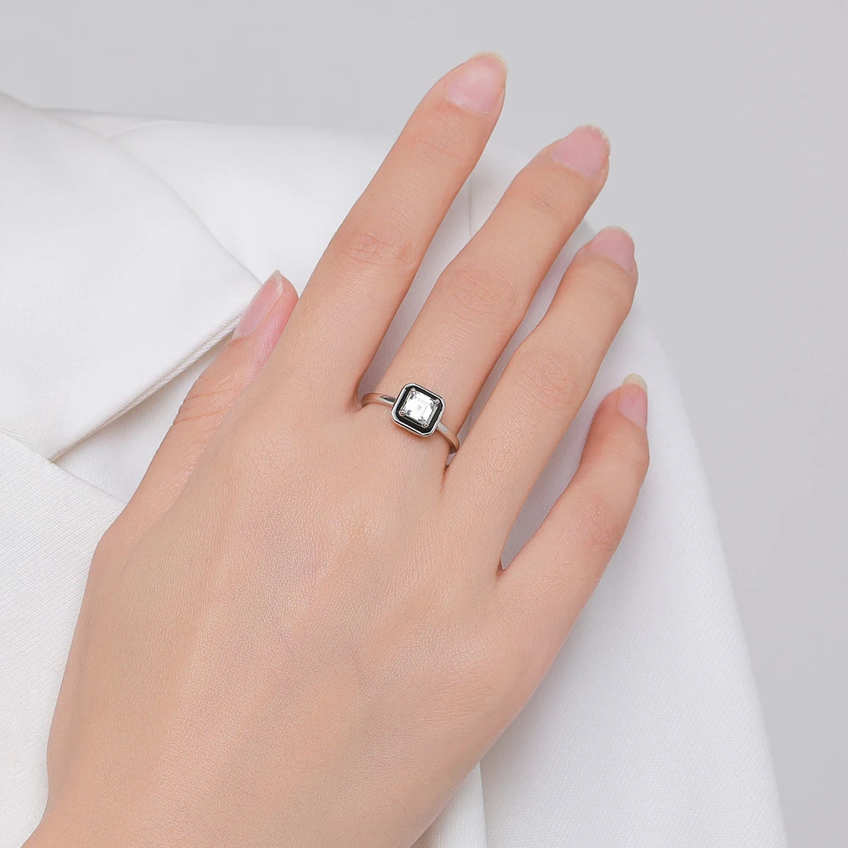 925 Sterling Silver Fashion Black Enamel Finger Ring Clear Square CZ Ring