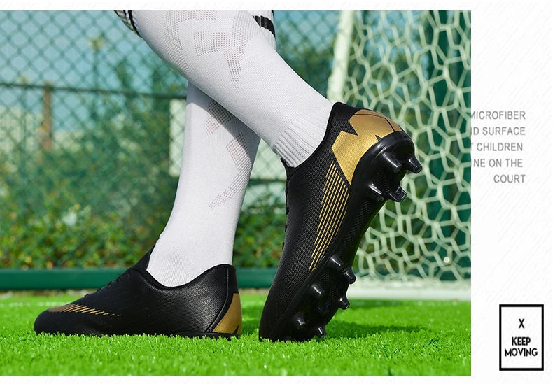 White Men's Football Boots Turf Sneakers Low-cut Soccer Shoes for Men Outdoor