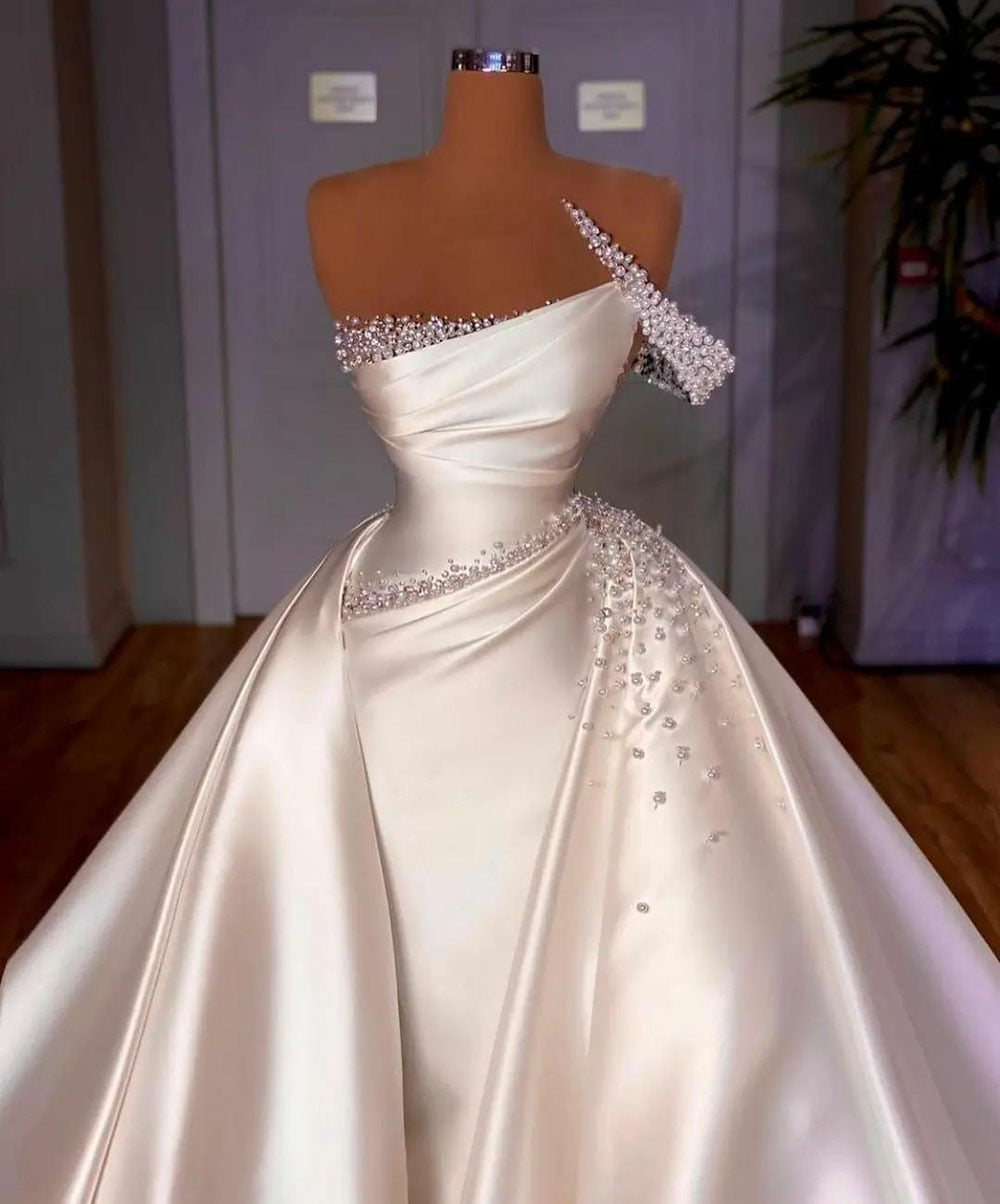 White Bridesmaid Dresses: Wedding Dresses Elegant Vintage One Shoulder Beads