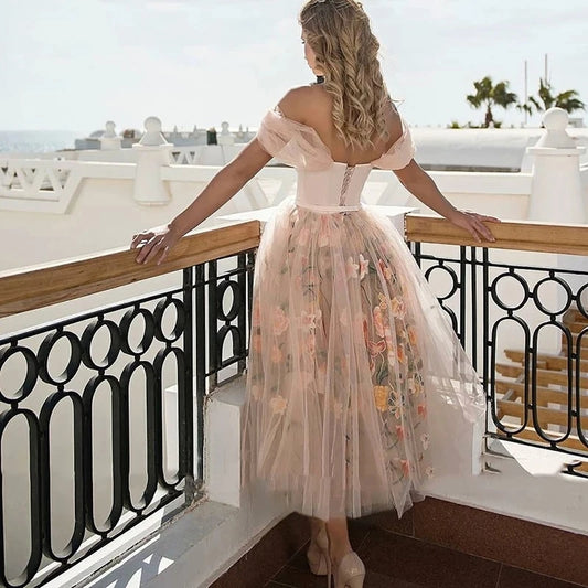 Homecoming Dresses: A Line Sweetheart Prom Dresses Flower Lace Short Party Dress