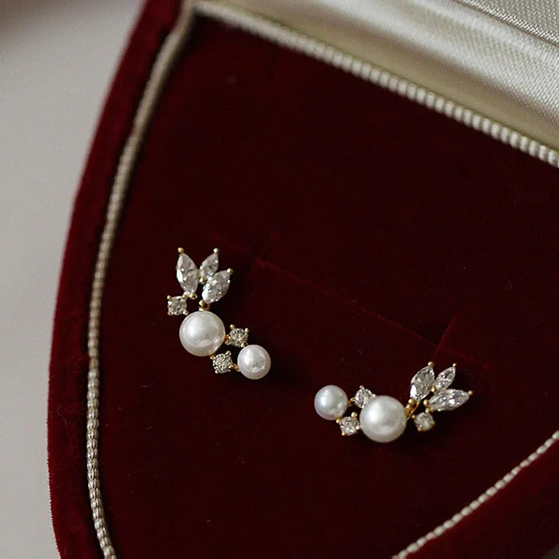 Huitan Graceful Gold Color/Silver Color Stud Earrings Lady Simulated Pearl Jewelry Chic Shiny Zirconia Accessories for Wedding