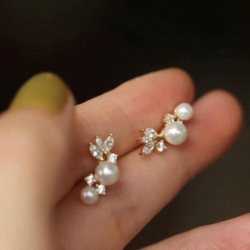 Huitan Graceful Gold Color/Silver Color Stud Earrings Lady Simulated Pearl Jewelry Chic Shiny Zirconia Accessories for Wedding