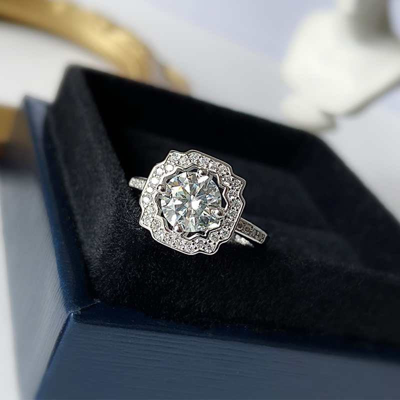 Silver Moissanite Class D 1 Carat Japanese and Korean Retro White