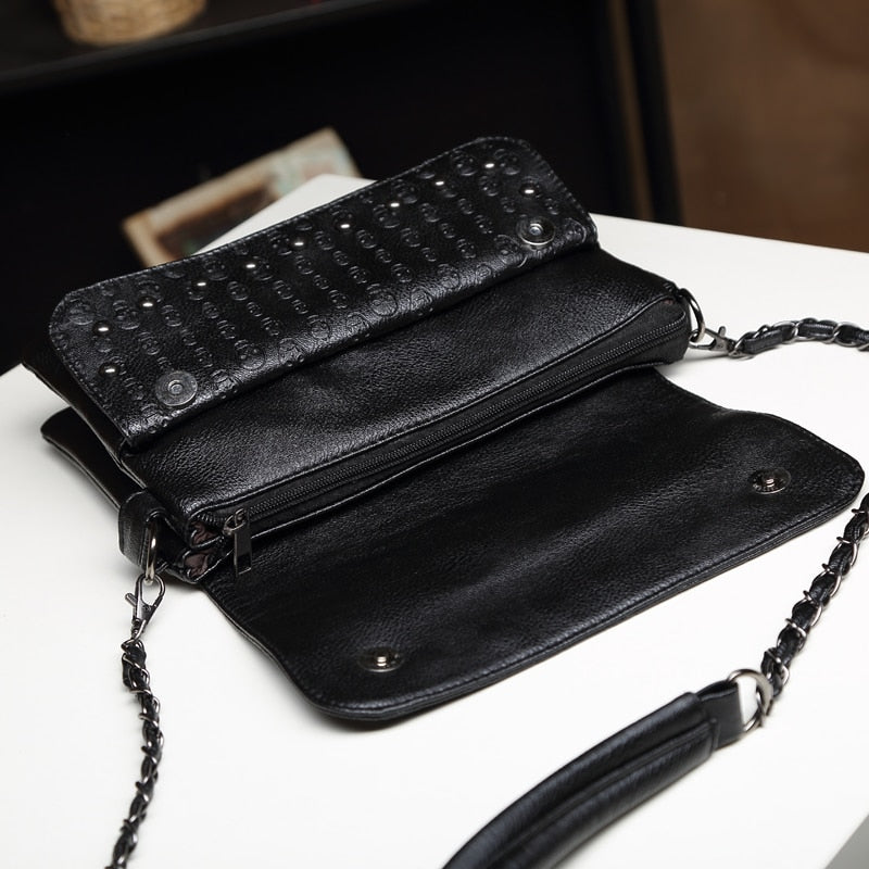 Style Skull Women Crossbody Bag Leather Small Skull Shoulder Bag Chain