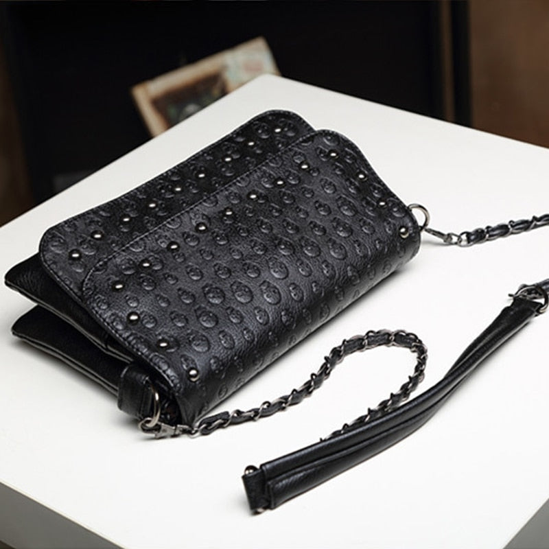Style Skull Women Crossbody Bag Leather Small Skull Shoulder Bag Chain