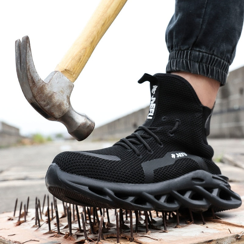 Men Winter Safety Boots Are Light and Comfortable Steel Toe Cap Anti-piercing