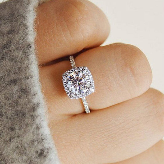 Trendy Crystal Engagement Claws Design Rings For Women