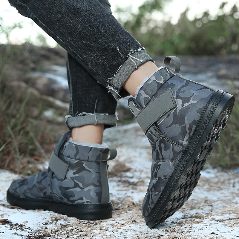 Plus Size  Men Boots Lightweight Winter Shoes for Men Snow Boots Waterproof