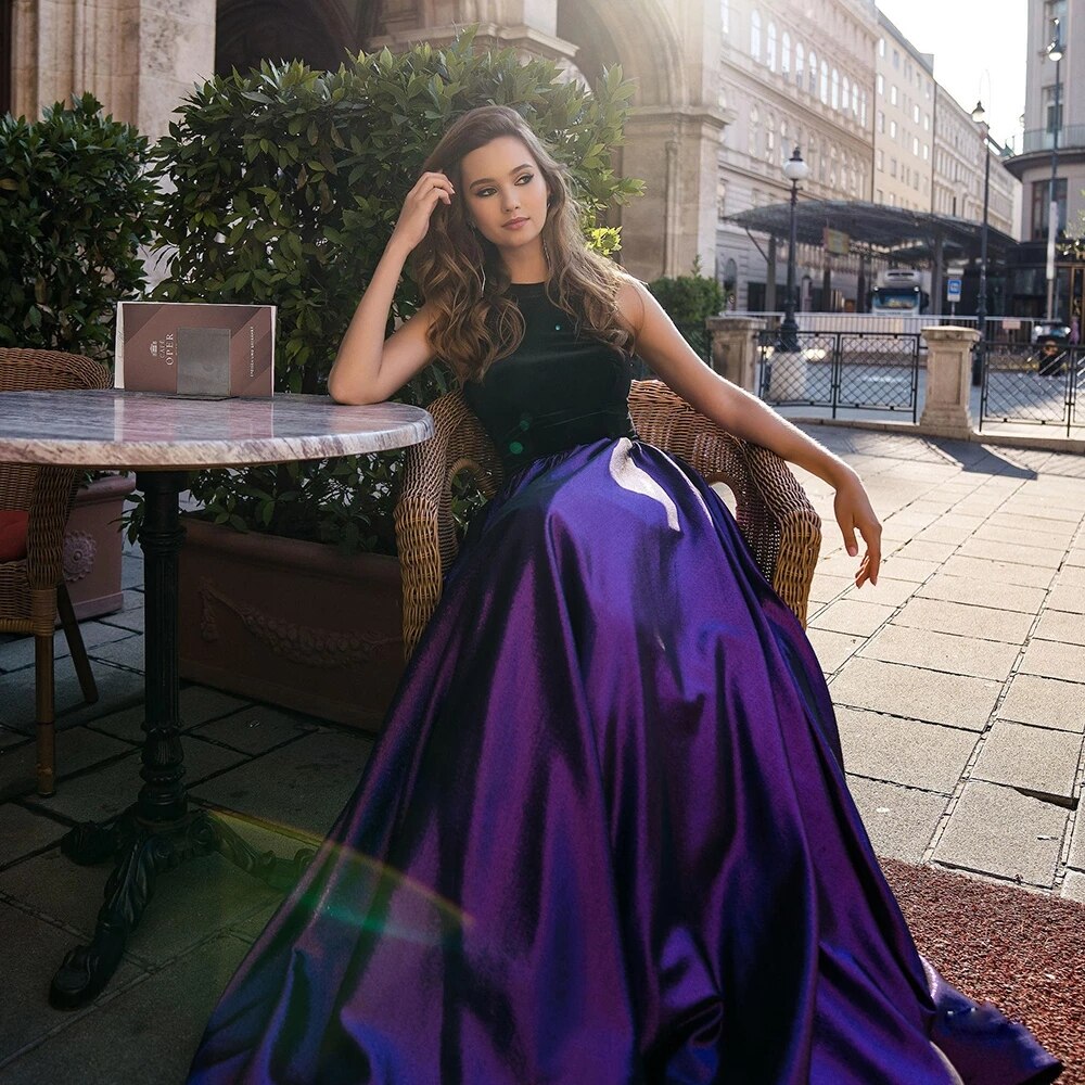 Evening wear Dresses: A-Line Evening Dress Halter Neck Sleeveless Evening Gown