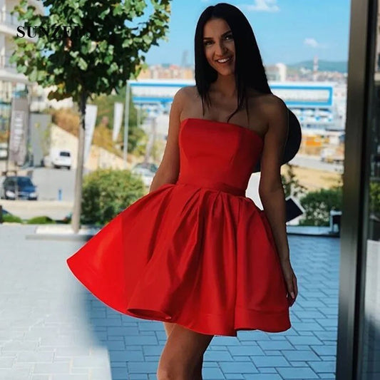Homecoming Dresses: Short Party Dress Strapless Mini Prom Gowns Girls Dresses