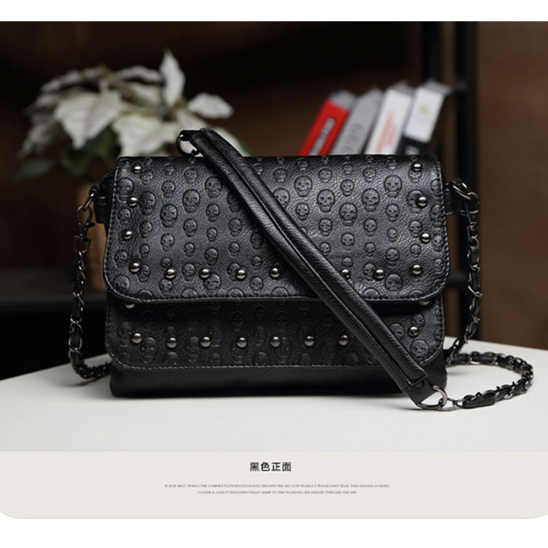 Style Skull Women Crossbody Bag Leather Small Skull Shoulder Bag Chain