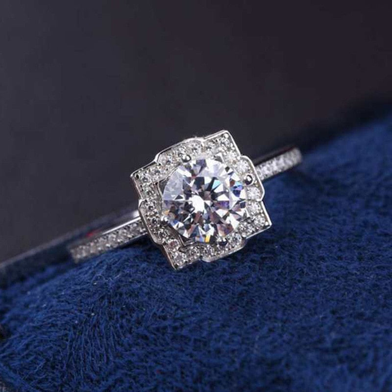 Silver Moissanite Class D 1 Carat Japanese and Korean Retro White