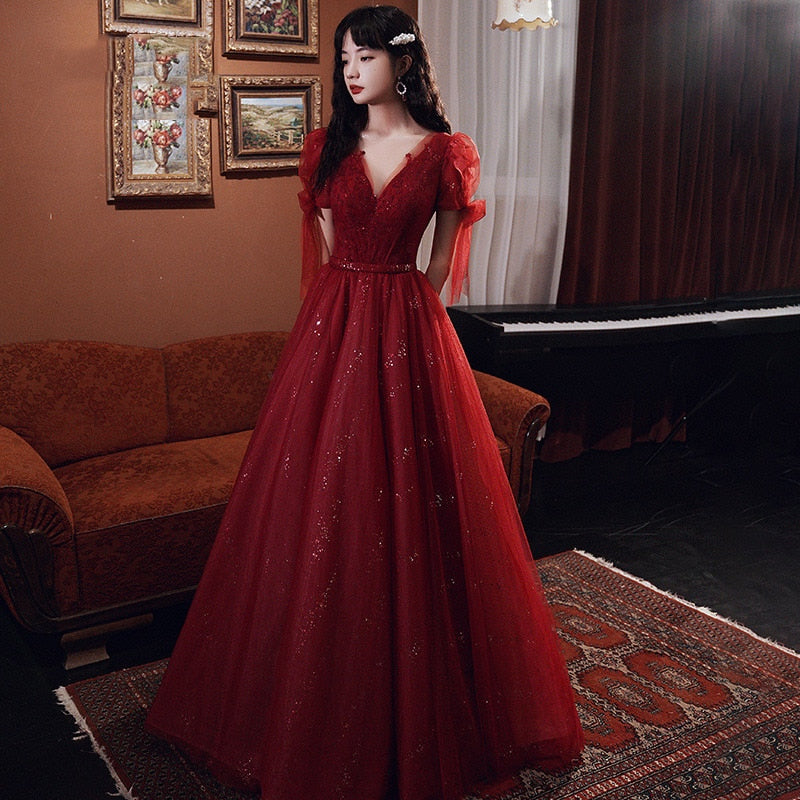 Evening wear Dresses: Red Evening Dresses V-Neck Tulle Sequins Party Gowns