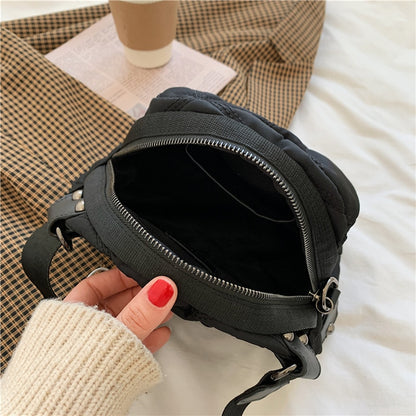 Women Nylon Quilted Roomy Black Handbag Lady Cute Winter Trends Smart